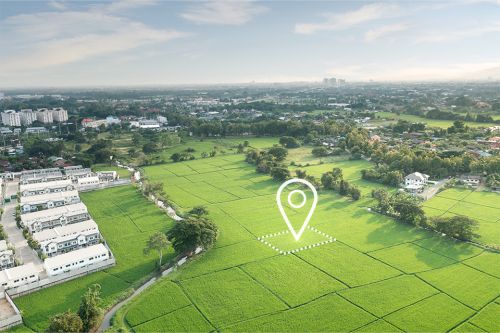 Foto: Grundstück mit Marker